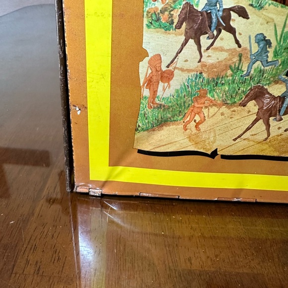Vintage Louis Marx & Co. Fort Apache Play Set - Picture 9 of 17